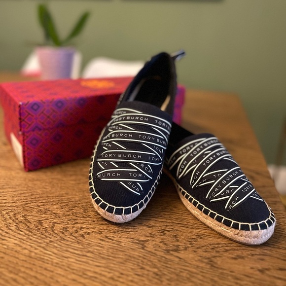 NWT! NEW! Tory Burch Ribbon Canvas Espadrilles -Perfect Navy limited size - Picture 1 of 10